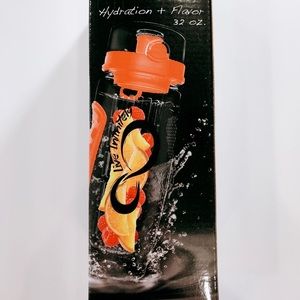 ✨NWT✨ Fruit Infuser Water Bottle 32oz